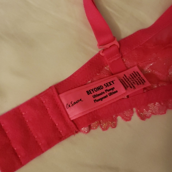 36DD La Senza "Beyond Sexy - Ultimate Plunge" - Picture 3 of 7